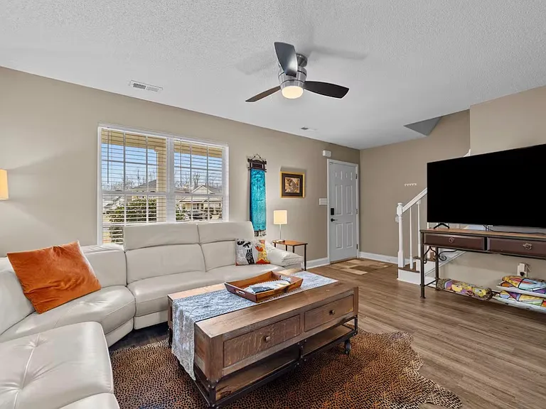 2409 Smugglers Ct — Photo 5