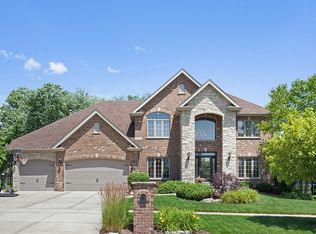 12626 Waterford Dr, Lemont, IL 60439