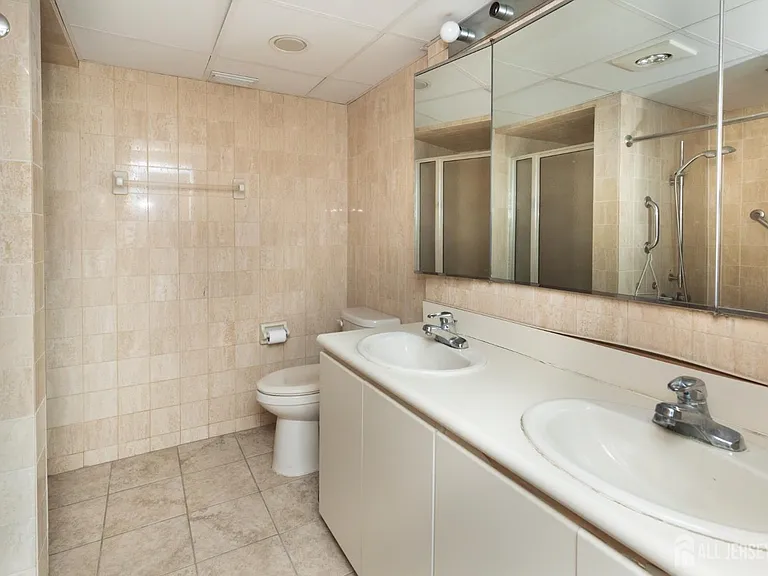 30 S Adelaide Ave #5M — Photo 23