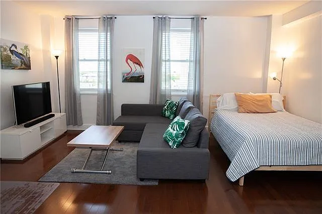 1205 Saint Charles Ave #706 — Photo 2