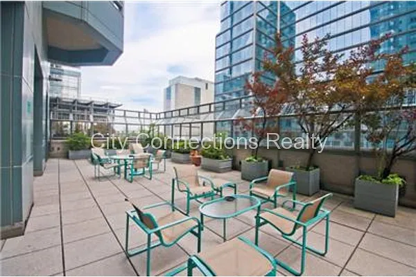Rented by City Connections Realty | media 15