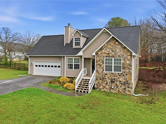 2nd image of 544 Beason Rd SE