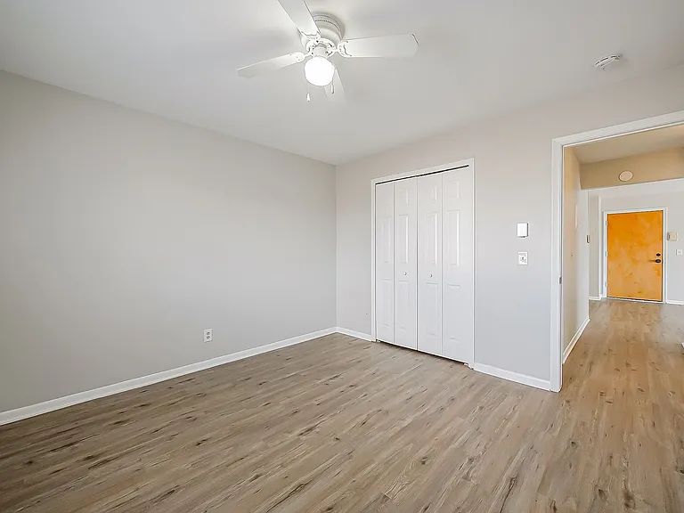 825 S Grand Ave — Photo 10