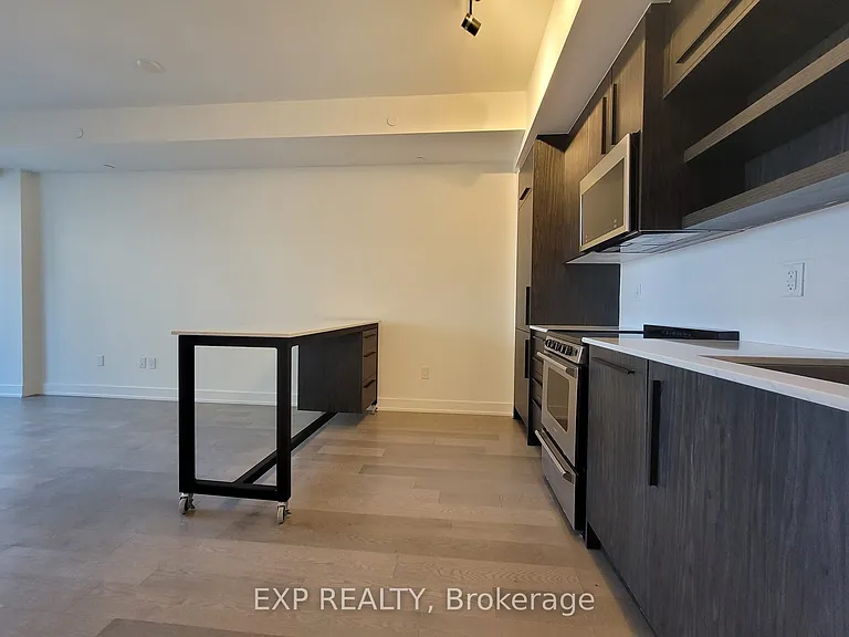 560 Rideau St #407 — Photo 12