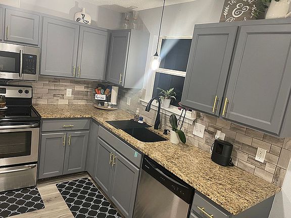 5th image of 11661 Wakefield Dr