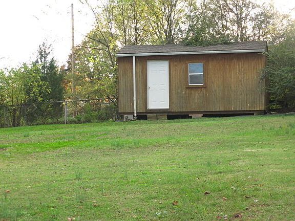 2nd image of 1704 Green Hill Dr