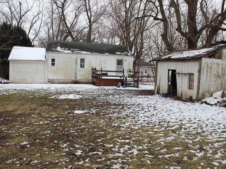 2nd image of 809 E 7th St