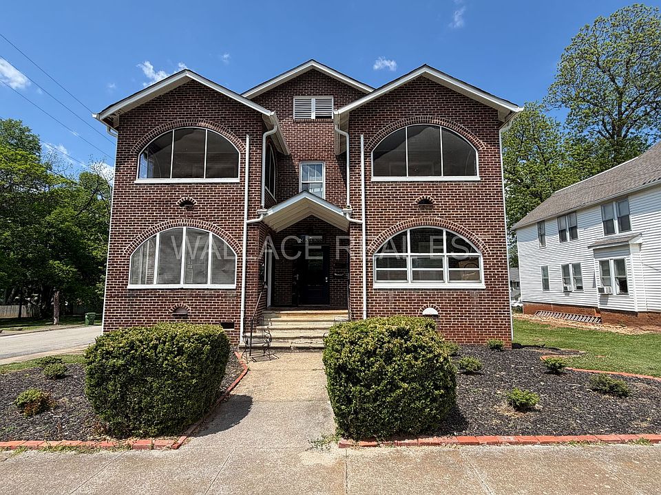 1st image of 135 Stanley Ave