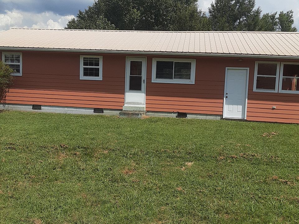 Rental available now!
Located near Horse Creek Park, trout fishing in nearby, convenient Jonesborough Greeneville and Johnson City.
