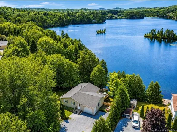 3 Watercrest Rd, Rothesay, NB E2S 1B7