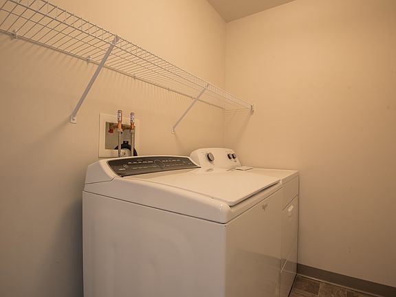 5th image of 875 Heron Dr #112