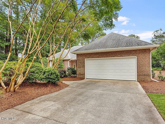 3rd image of 8207 Mainsail Lane