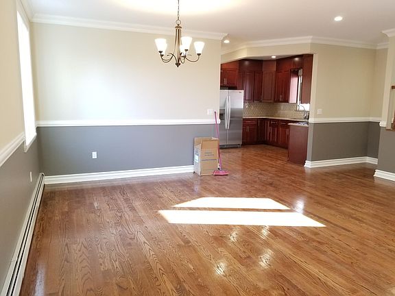 3rd image of 90 Bay 28th St #2