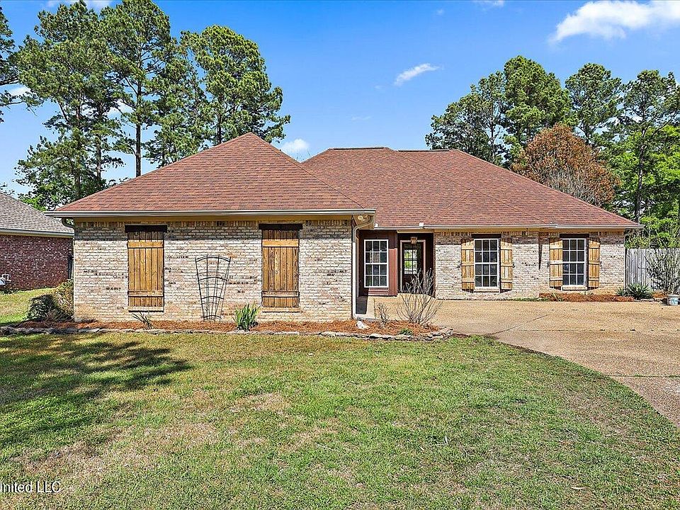1st image of 525 Pelahatchie Shore Dr
