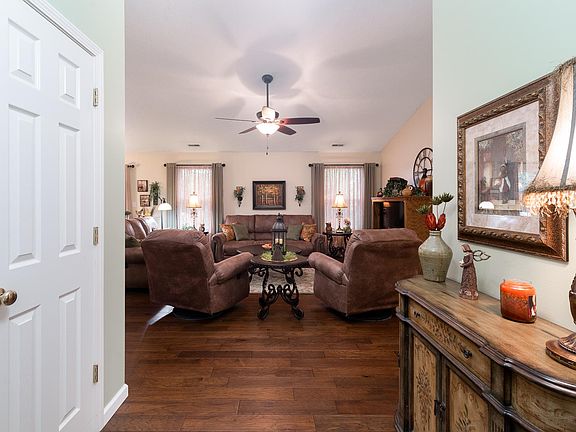 5th image of 2301 Winterset Dr