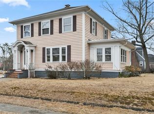 30 Budlong Ave, Warwick, RI 02888