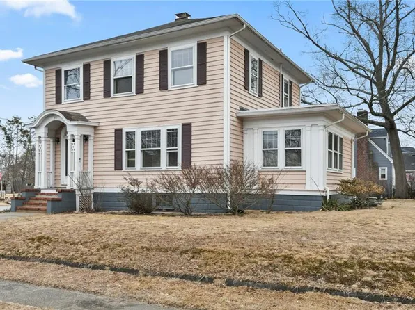 30 Budlong Ave, Warwick, RI 02888