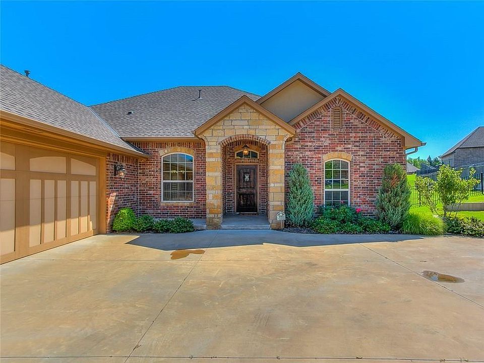 1st image of 10616 Timber Oak Dr