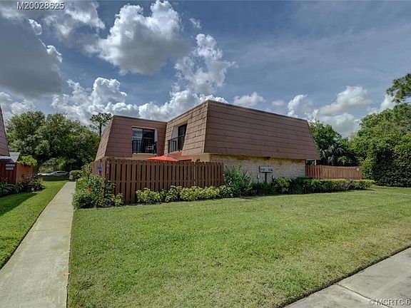 2nd image of 5815 SE Riverboat Dr #403