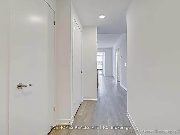 8 Beverley Glen Blvd #503 — Photo 3