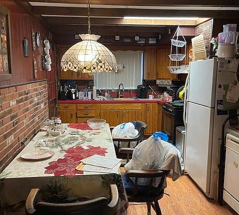 4th image of 902 W Moyamensing Ave