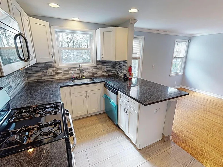 308 Comly Ave — Photo 4