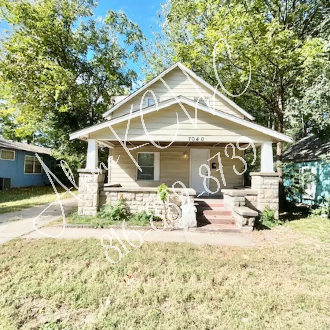3 bed, 800 sqft, $995 — Photo 1