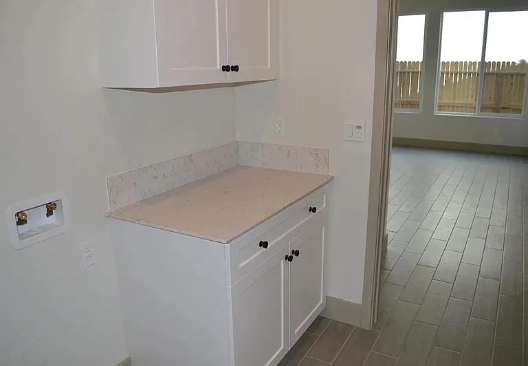 2430 Bastidas Dr — Photo 45