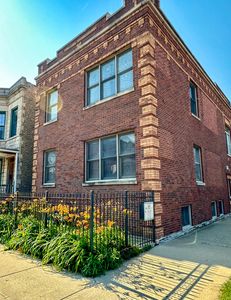 2751 N Campbell Ave #2, Chicago, IL, 60647
