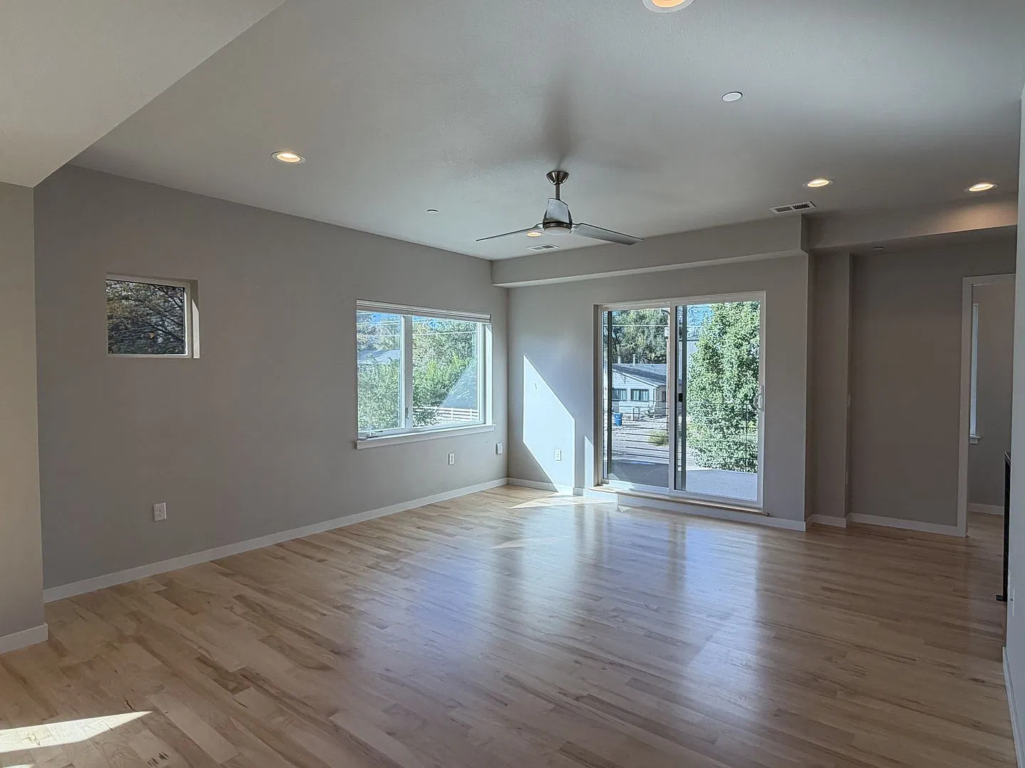 Spacious 3-Bedroom Townhome with Modern Finishes & Private Deck — Photo 3