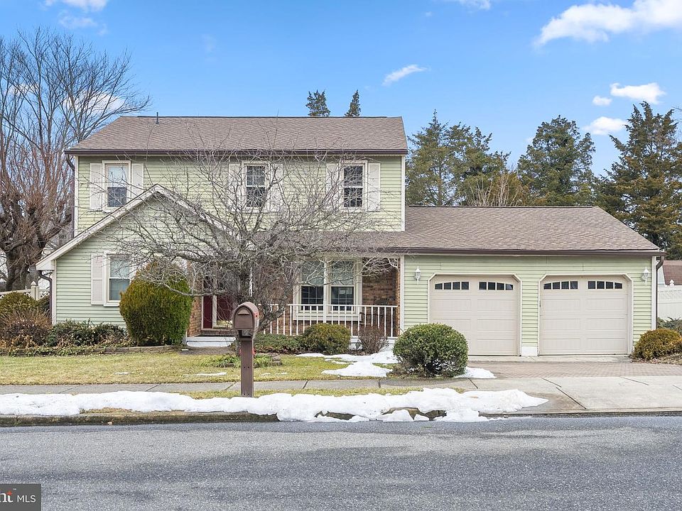 1st image of 127 Hampshire Dr