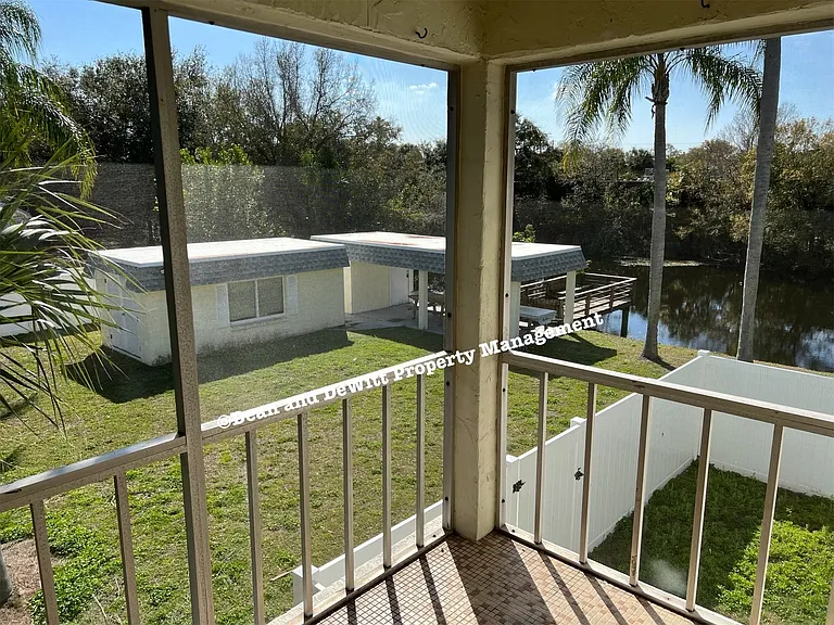 3305 Camelot Dr — Photo 18