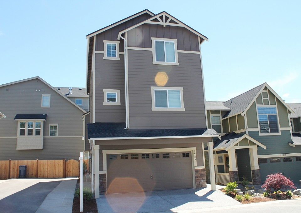 1st image of 1524 145th Pl SW #4