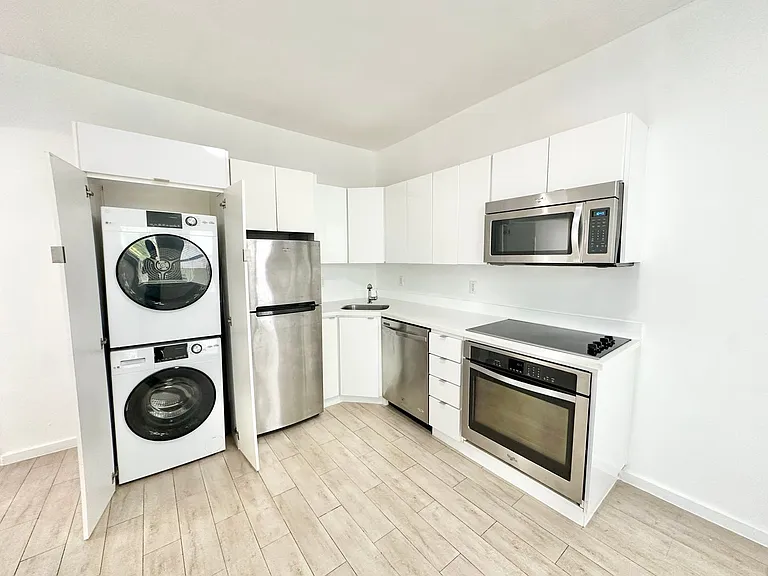 1611 Meridian Ave #305 — Photo 4