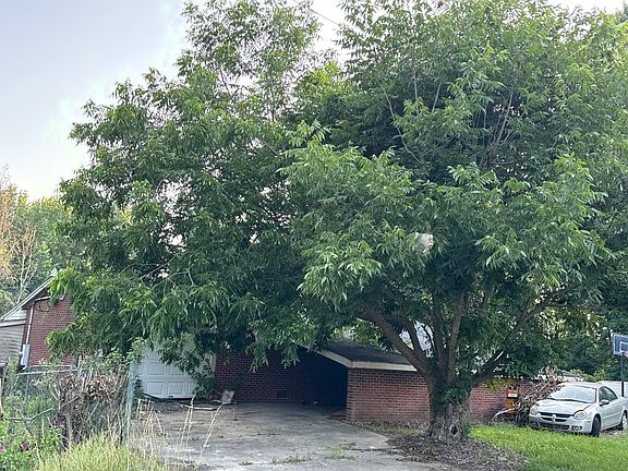 2nd image of 1830 Pearidge Rd