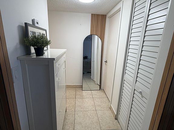 5th image of 200 Leslie Dr APT 427