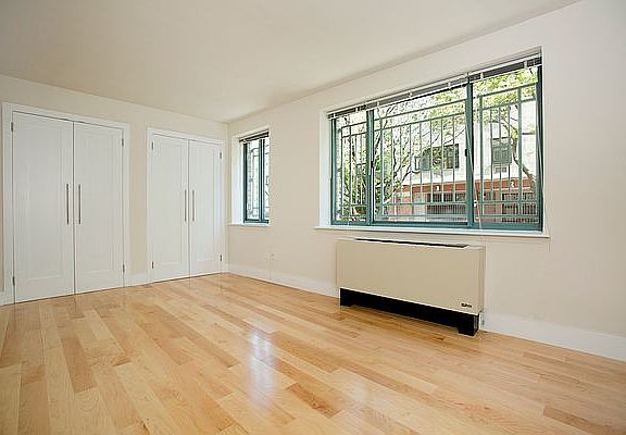 5th image of 100 Jane St Ph F