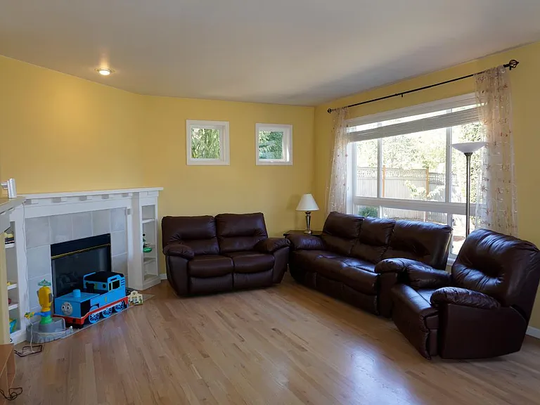 23106 SE 27th Way — Photo 8