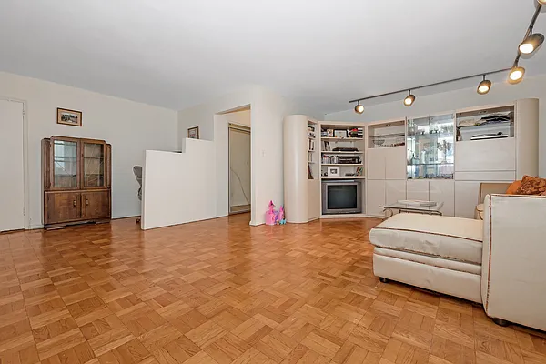 Sold by Trebach Realty | media 26