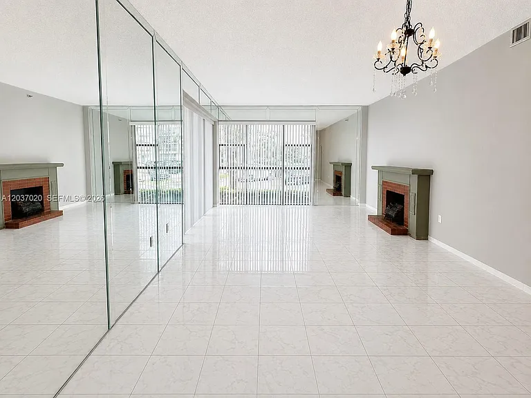 20505 E Country Club Dr #138 — Photo 2