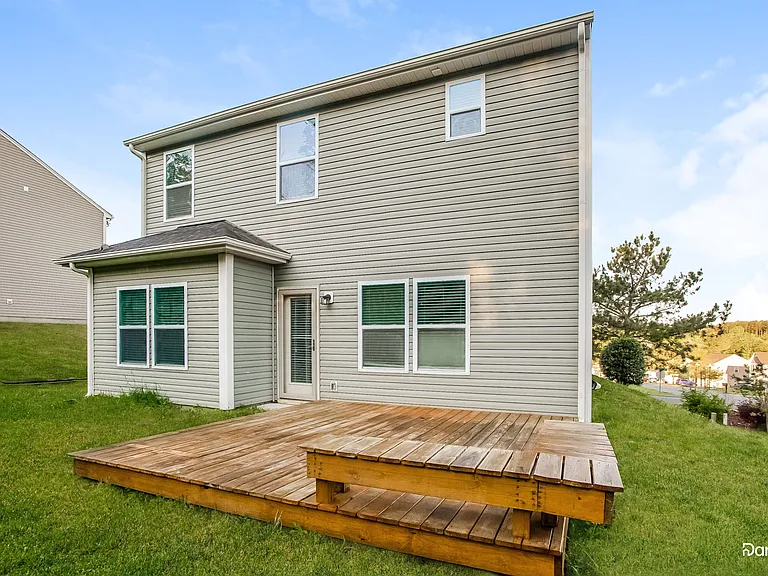 2301 Stonehaven Dr — Photo 14