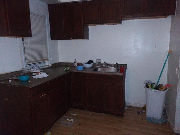 3rd image of 19511 Biltmore St