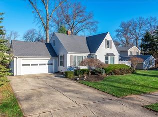 463 Vineland Rd, Bay Village, OH 44140