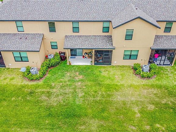 5th image of 2416 Seven Oaks Dr