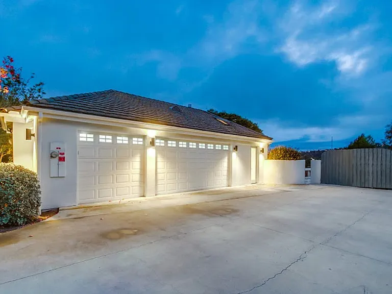 4124 Stonebridge Ln — Photo 9