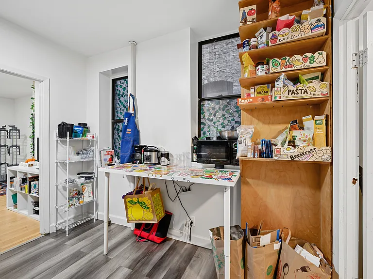 351 W 47th St #3F — Photo 4