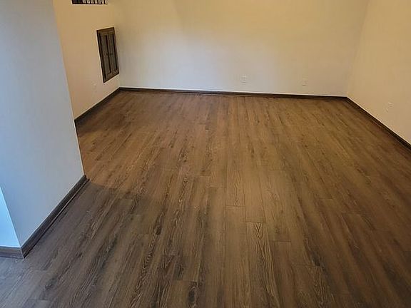 4th image of 5012 Ingersoll Ave #205