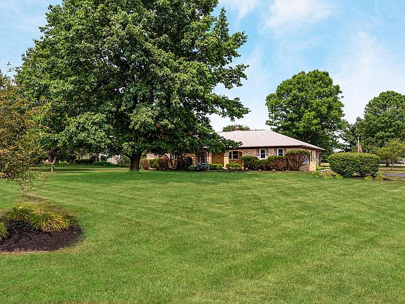 2nd image of 7252 Fox Den Ct NW