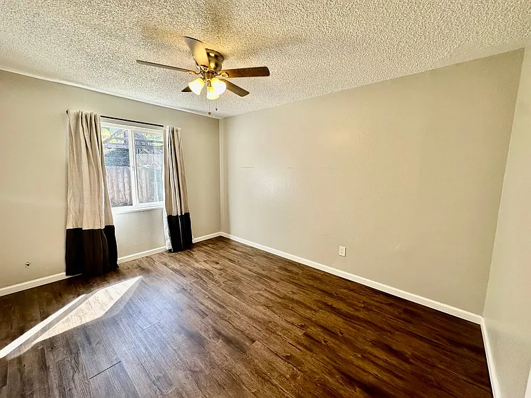 6131-6133 Horton Dr — Photo 6