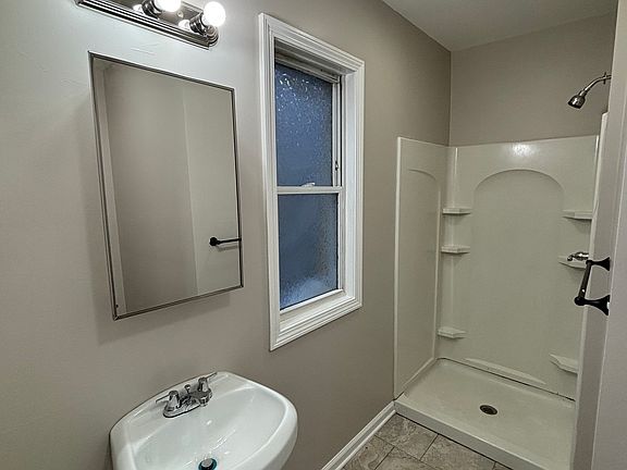 2nd image of 246 1st Ave Floor 2